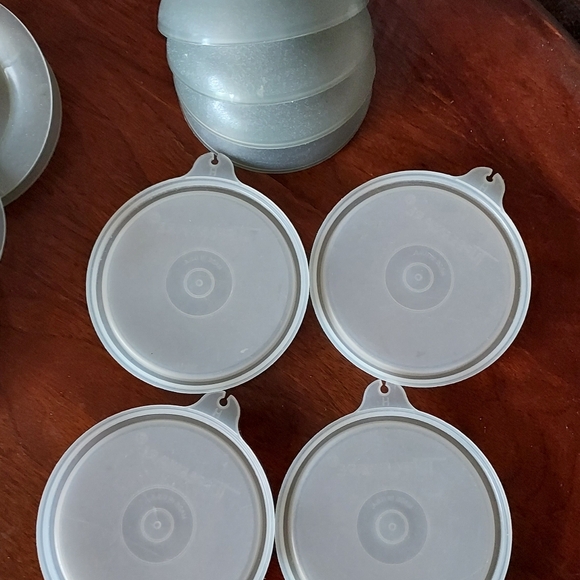 Vintage Tupperware 4 Pudding Parfait Dessert Cups With Pedestals Lids - Picture 11 of 11
